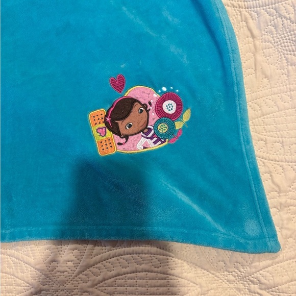 Cozy and Soft Preowned DOC McStuffins  Plush Fleece EUC 48x 59 - Picture 2 of 9